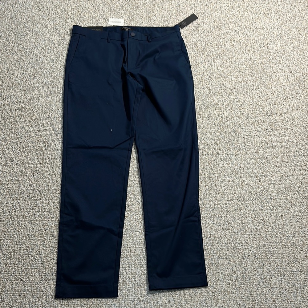 BNWT Banana Republic Men’s Slim Fit Core Temp Chinos Navy 36x32
